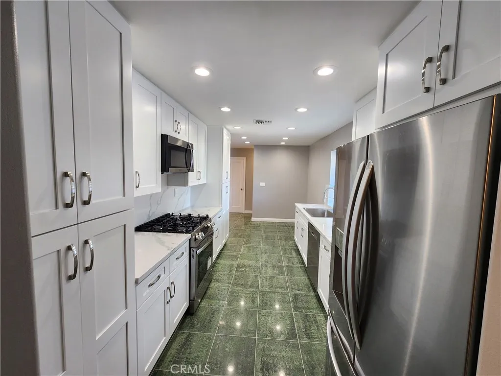 Additional image 7 of 22240 Burton, Canoga Park, CA 91304