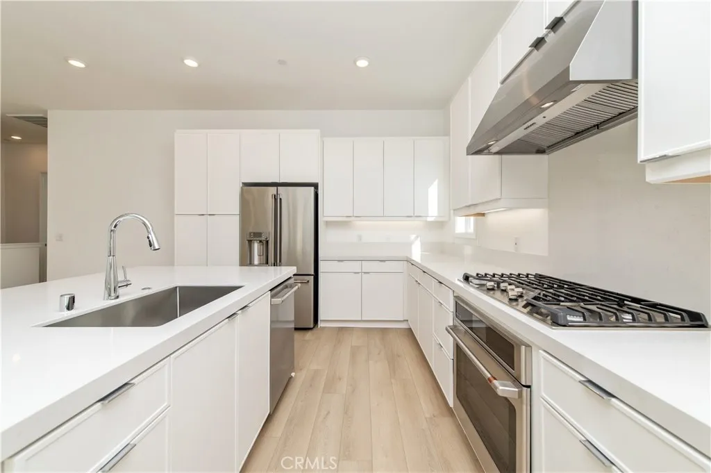 Additional image 46 of 108 Tiffin, Irvine, CA 92618