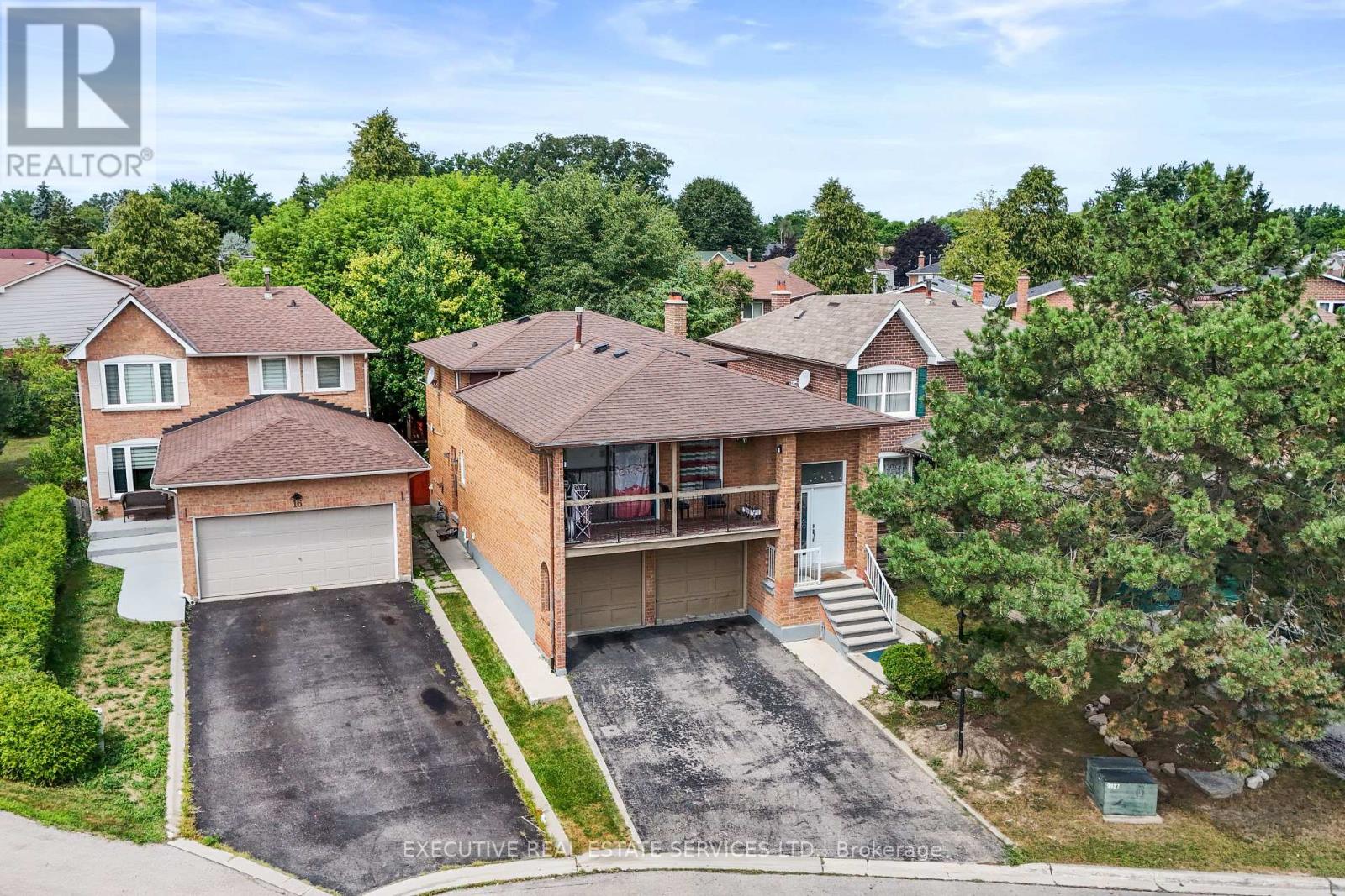 Property image for 14 ALBEMARLE COURT|Brampton (Heart Lake), Ontario L6Z1R4