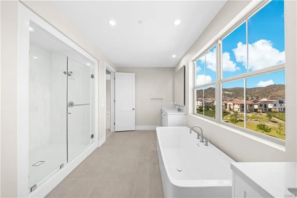 Additional image 26 of 130 mossvine, Irvine, CA 92618