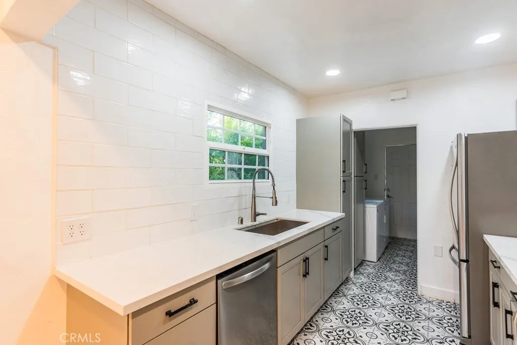 Additional image 58 of 128 S Harper Ave, Los Angeles, CA 90048