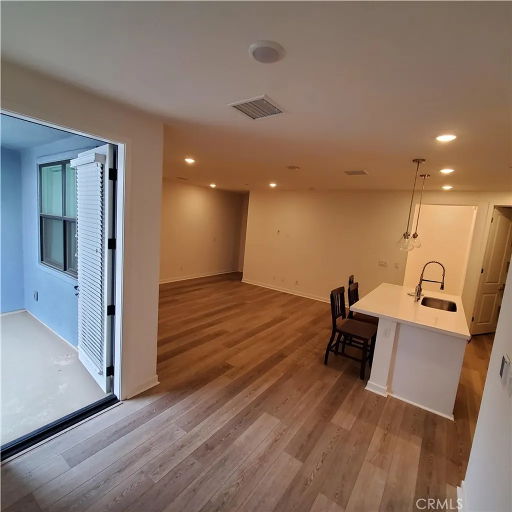 Additional image 8 of 944 N Divino Privado, Ontario, CA 91764