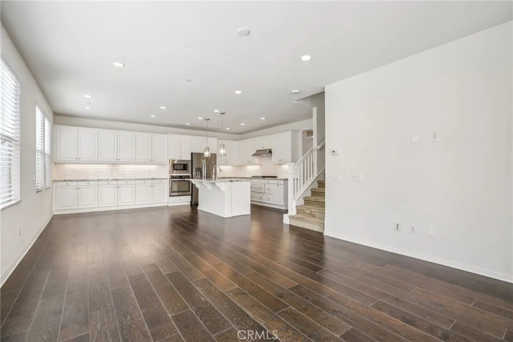 Additional image 10 of 122 Barnes Rd, Tustin, CA 92782