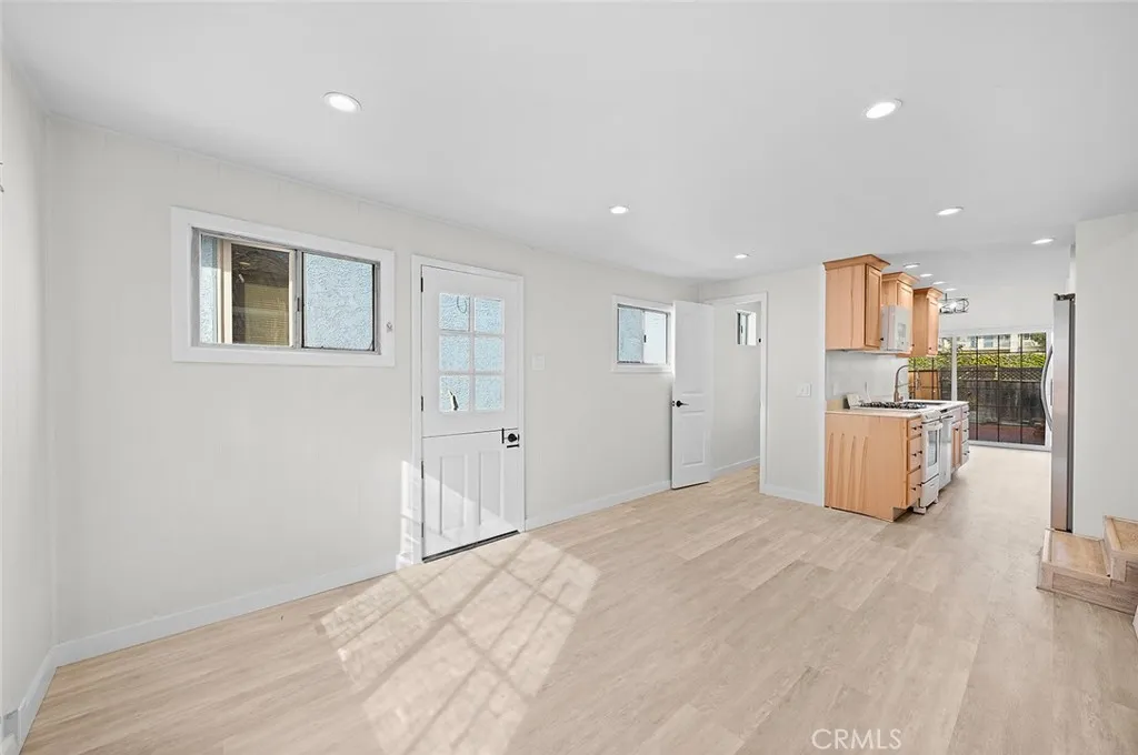 Additional image 20 of 50 Surfside Avenue Unit B, Surfside, CA 90743