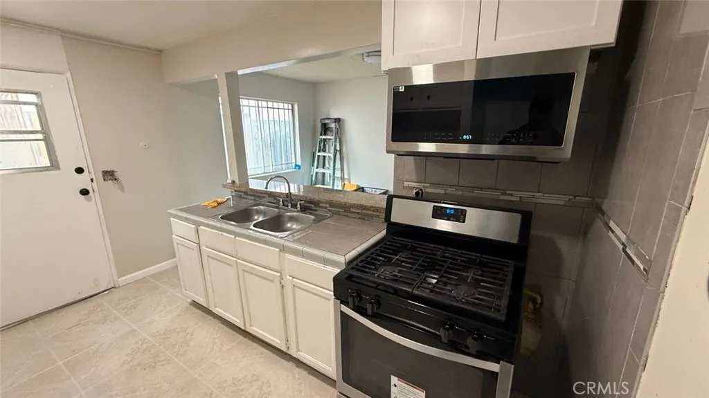 Additional image 7 of 823 E 75th St, Los Angeles, CA 90001