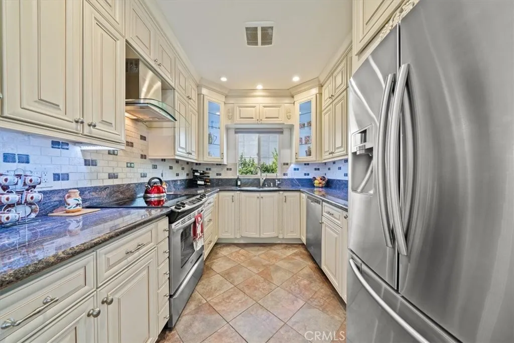 Additional image 47 of 1228 N La Cienega Boulevard Unit 203, West Hollywood, CA 90069