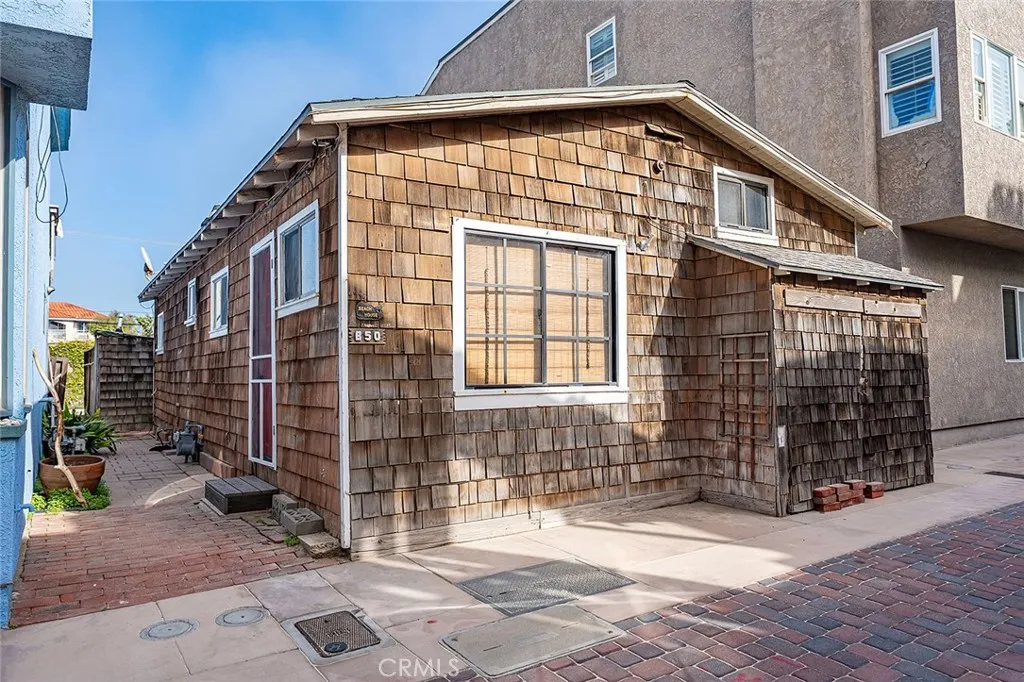 Additional image 34 of 50 Surfside Avenue Unit B, Surfside, CA 90743