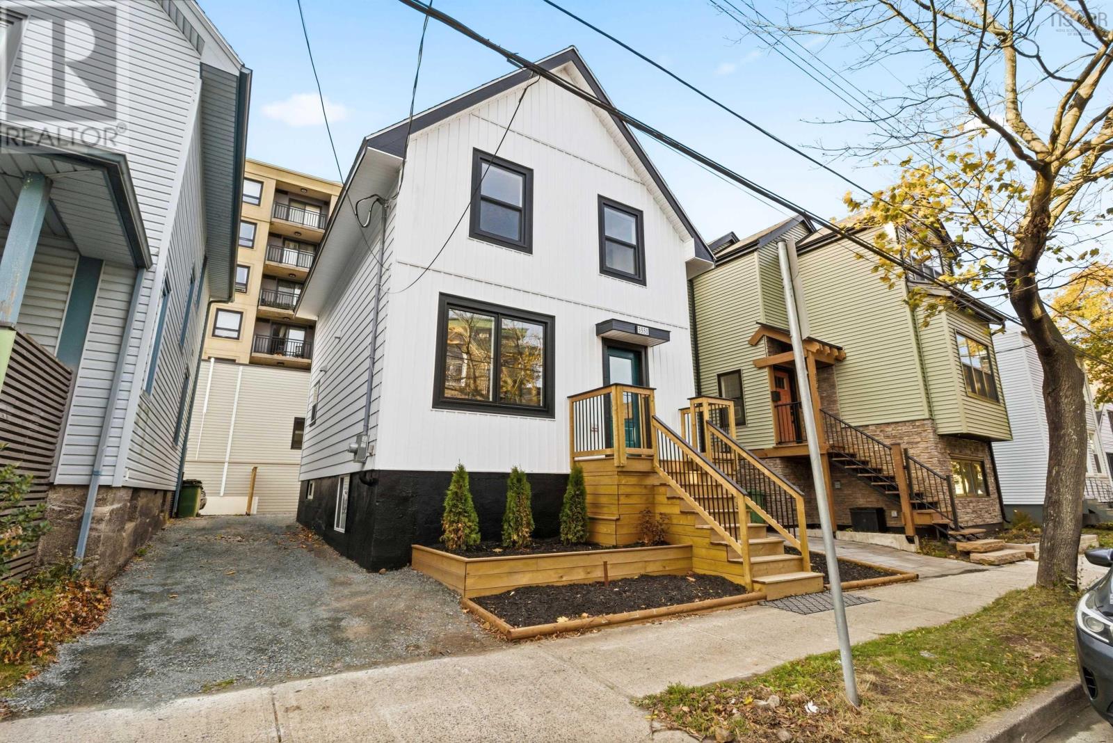 5551 Sullivan Street|Halifax, Nova Scotia B3K1X6