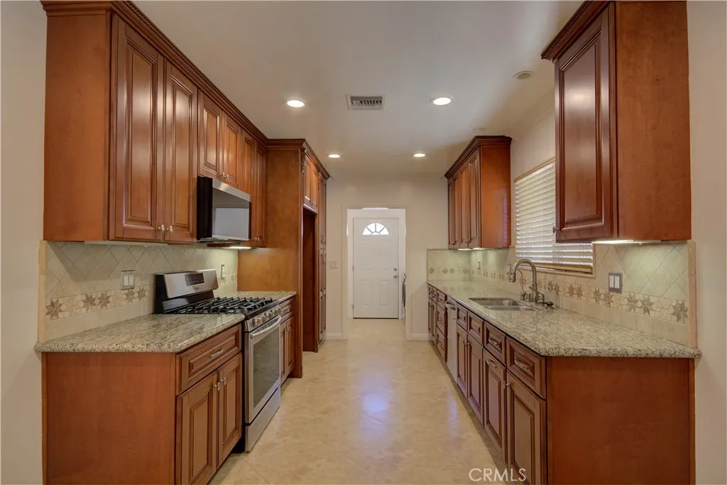 Additional image 23 of 1367 E Windsor Rd, Glendale, CA 91205