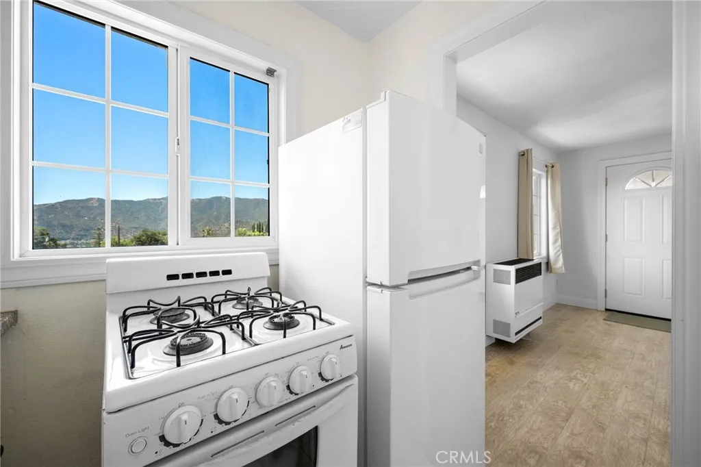 Additional image 11 of 2526 Foothill Boulevard Unit 1/2, La Crescenta, CA 91214