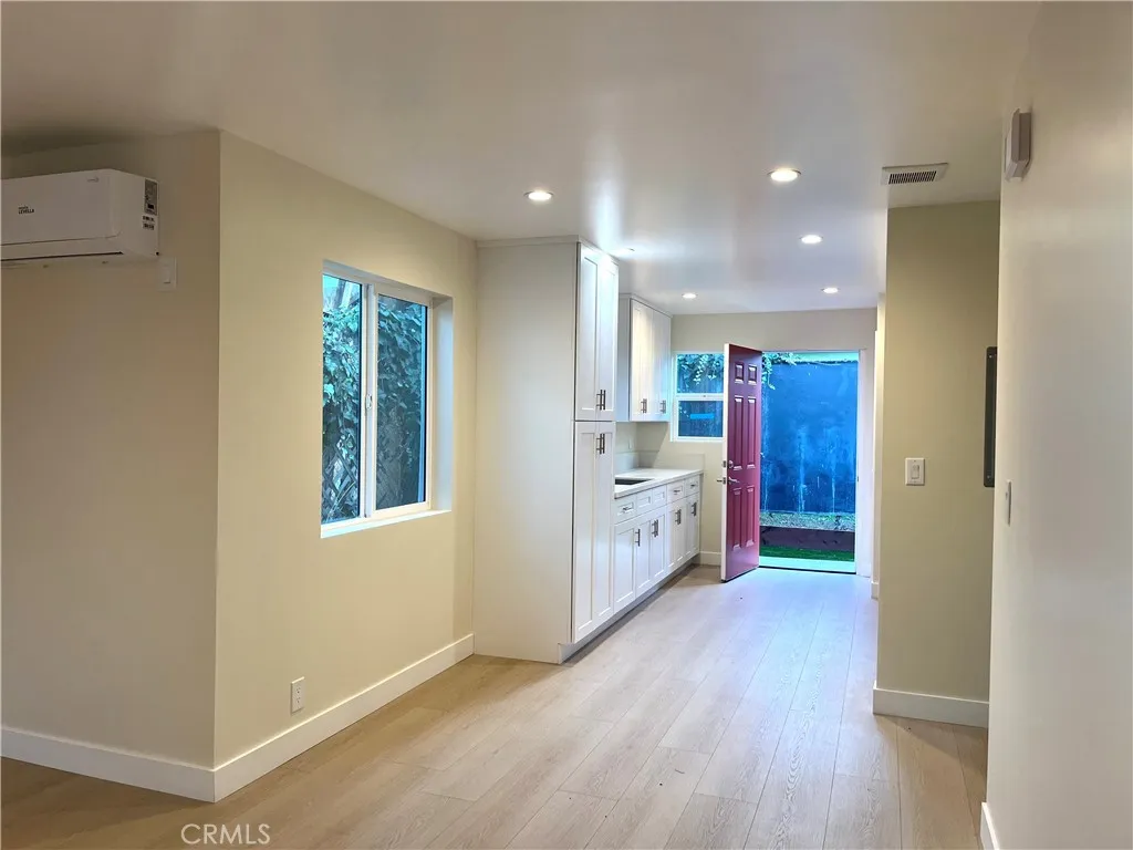 Additional image 31 of 2720 W 70th St, Los Angeles, CA 90043