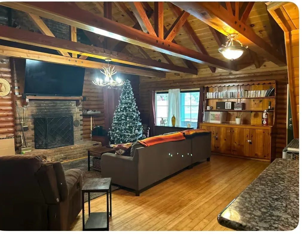 Additional image 5 of 646 Mountain View Avenue, Wrightwood, CA 92397