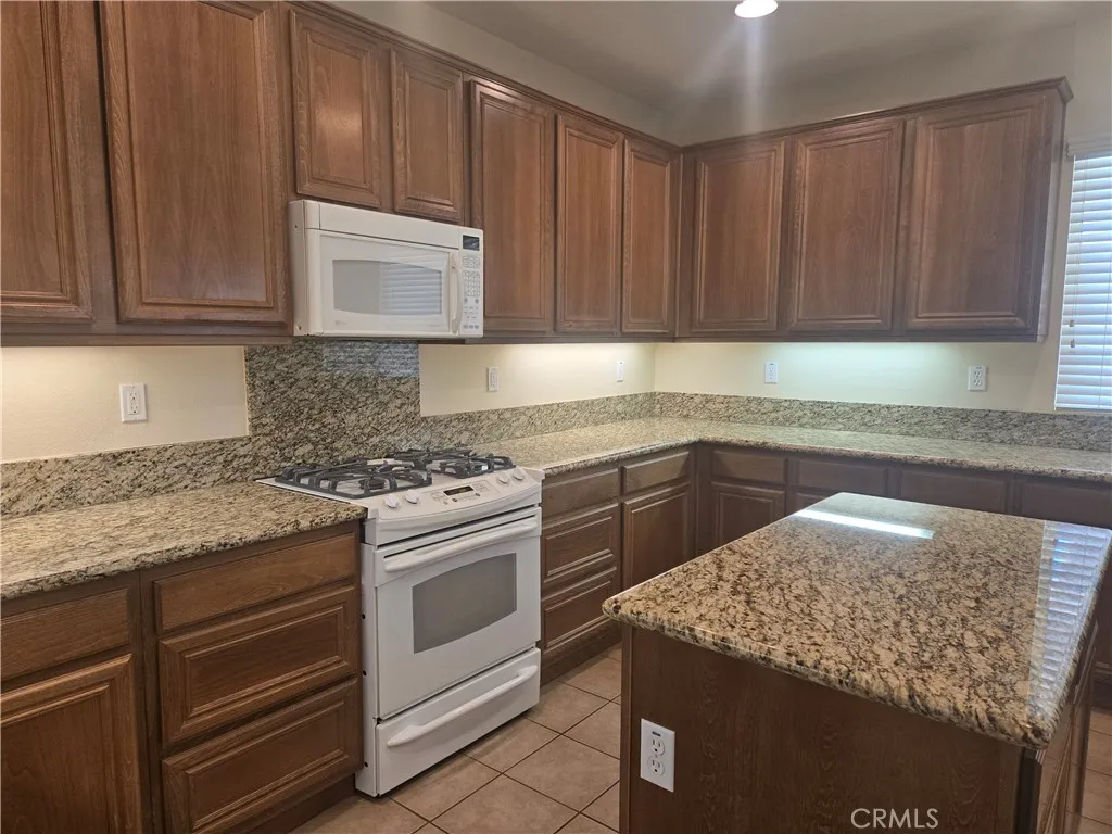 Additional image 9 of 42610 Meridian Way, Lancaster, CA 93536