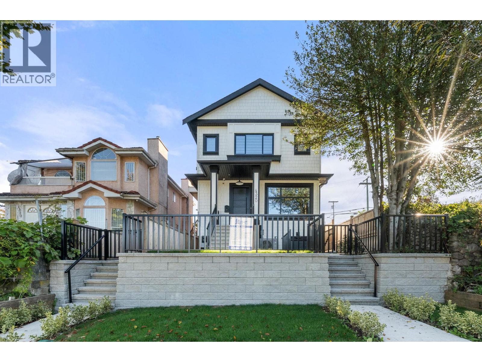 4320 NANAIMO STREET|Vancouver, British Columbia V5N5J1