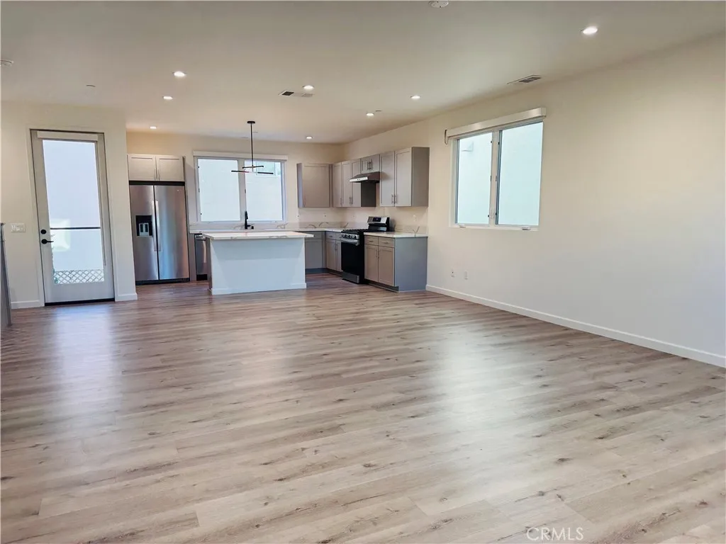 Additional image 24 of 11815 W Holly Way, Valley Village, CA 91607