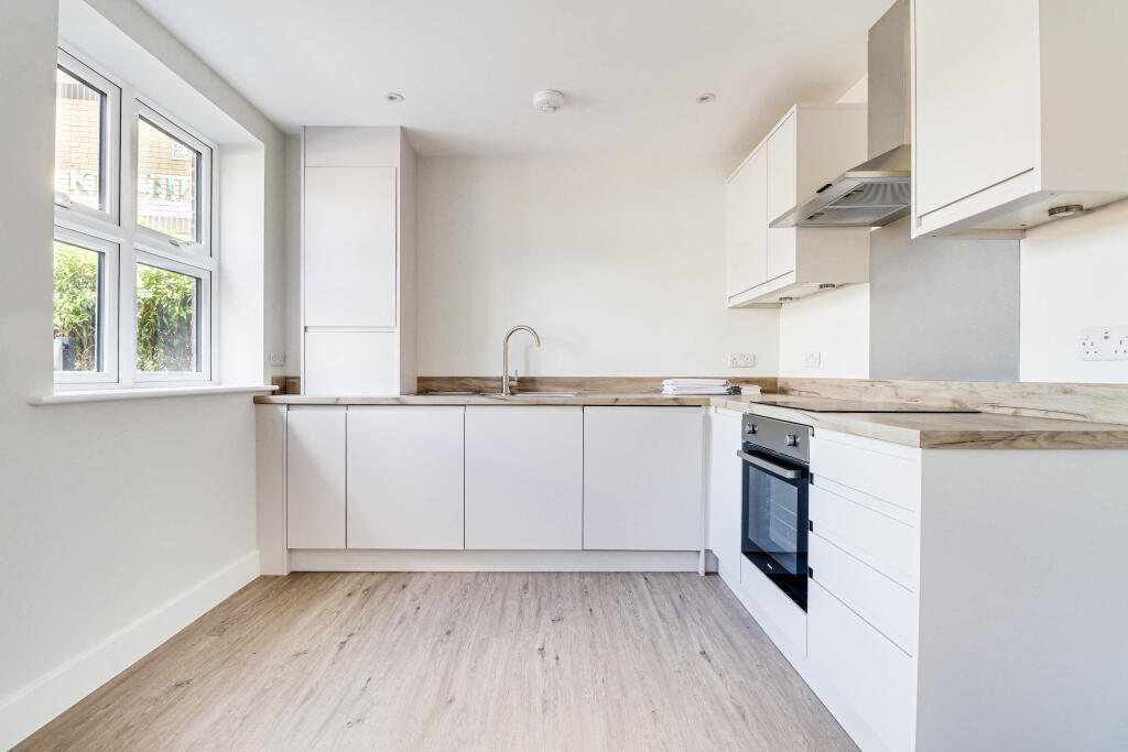 Additional image 12 of Southdown Road, Harpenden, AL5