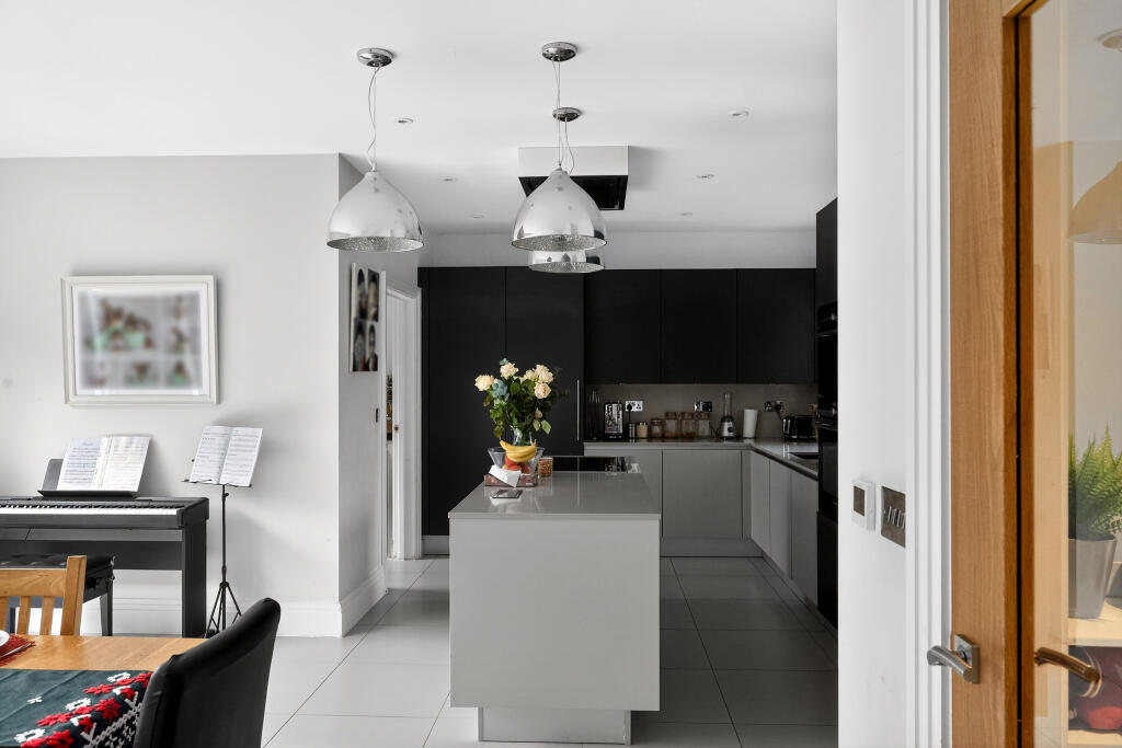 Additional image 9 of Watling Street, St. Albans, AL1