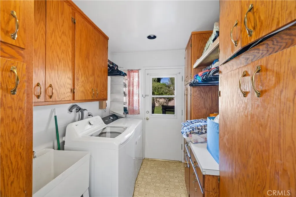 Additional image 19 of 17419 Leadwell, Lake Balboa, CA 91406