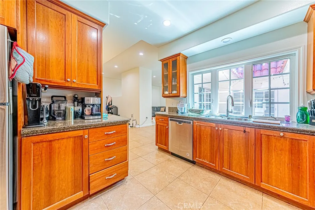 Additional image 8 of 26 Seton, Irvine, CA 92612