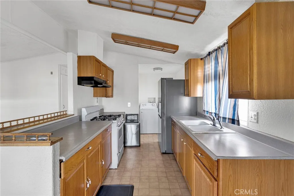 Additional image 13 of 16473 Green Tree Boulevard Unit 21, Victorville, CA 92395