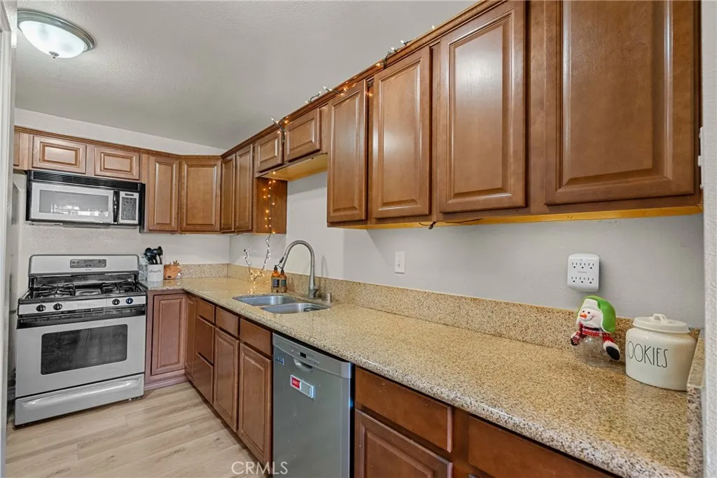 Additional image 17 of 31363 The Old Road Unit A, Castaic, CA 91384