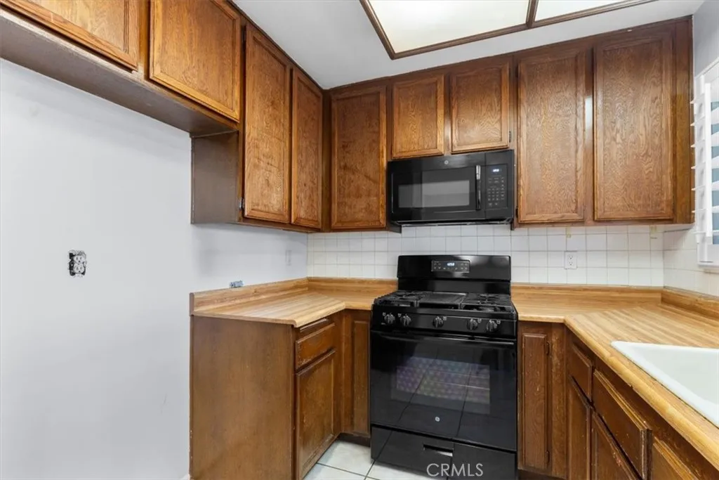Additional image 9 of 13100 Bromont Avenue Unit 15, Sylmar, CA 91342