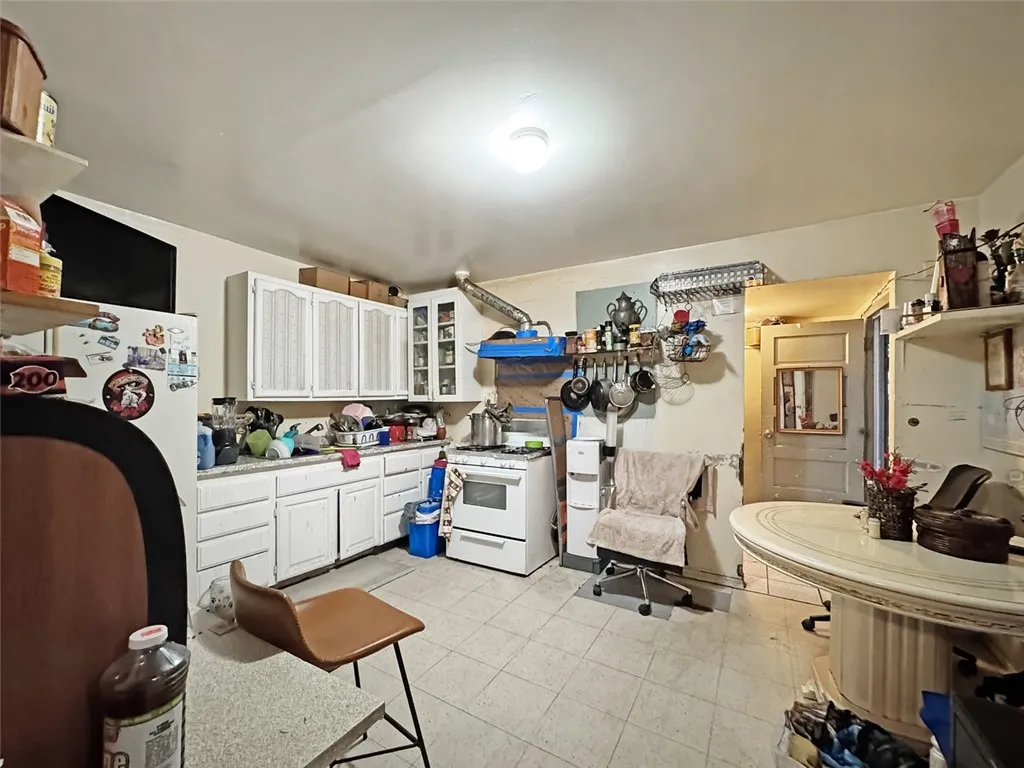 Additional image 76 of 348 W Vernon Avenue, Los Angeles, CA 90037