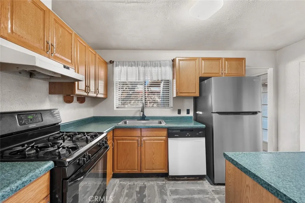 Additional image 89 of 44221 4th Street E, Lancaster, CA 93535