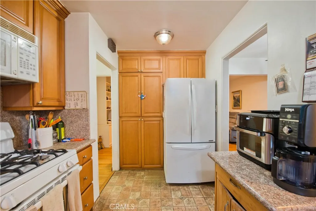 Additional image 41 of 10851 Woodbine, Los Angeles, CA 90034