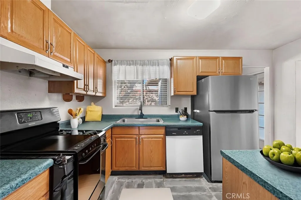 Additional image 90 of 44221 4th Street E, Lancaster, CA 93535