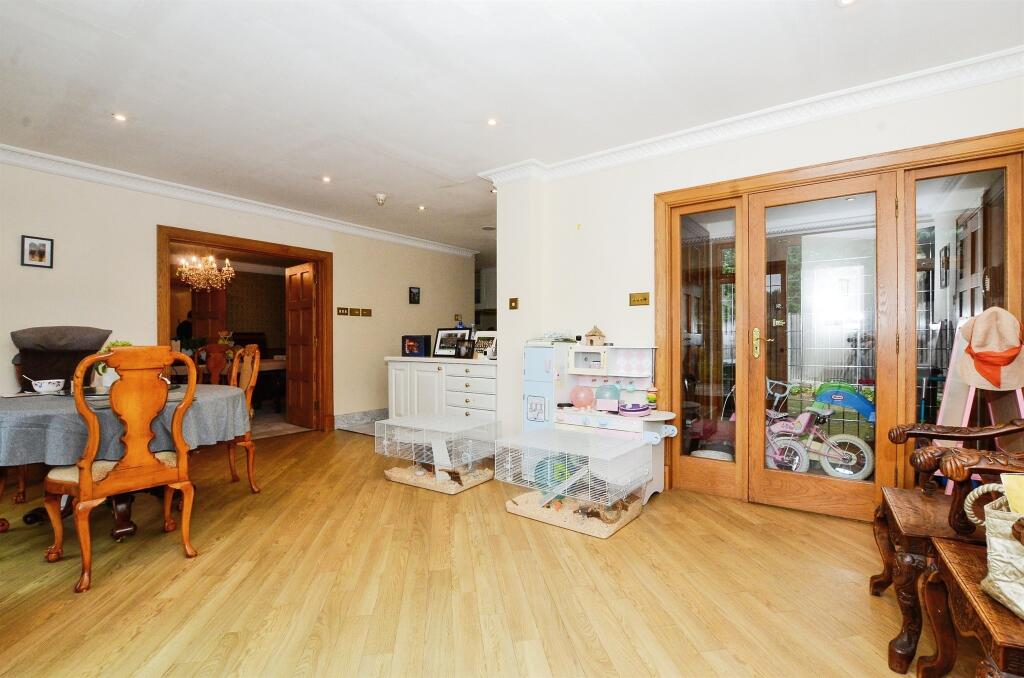 Additional image 9 of West Common Close, Harpenden