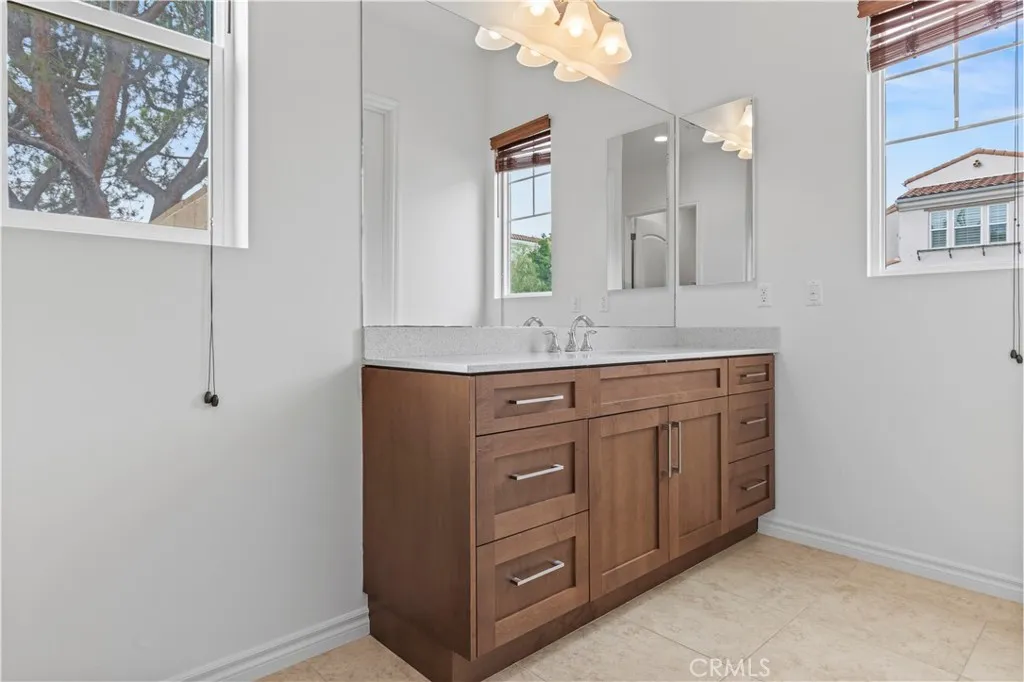 Additional image 21 of 164 Newall, Irvine, CA 92618