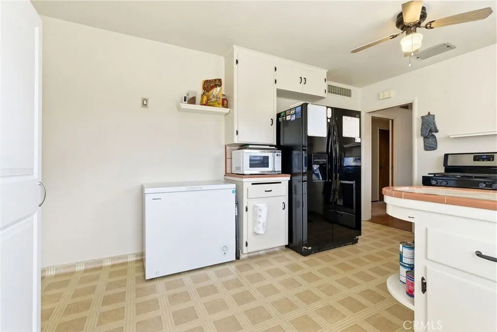 Additional image 69 of 2410 S Locust St, Visalia, CA 93277