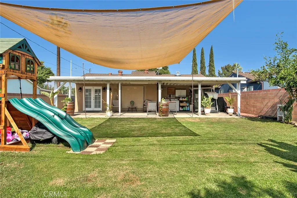 236 E Mason St, Azusa, CA 91702
