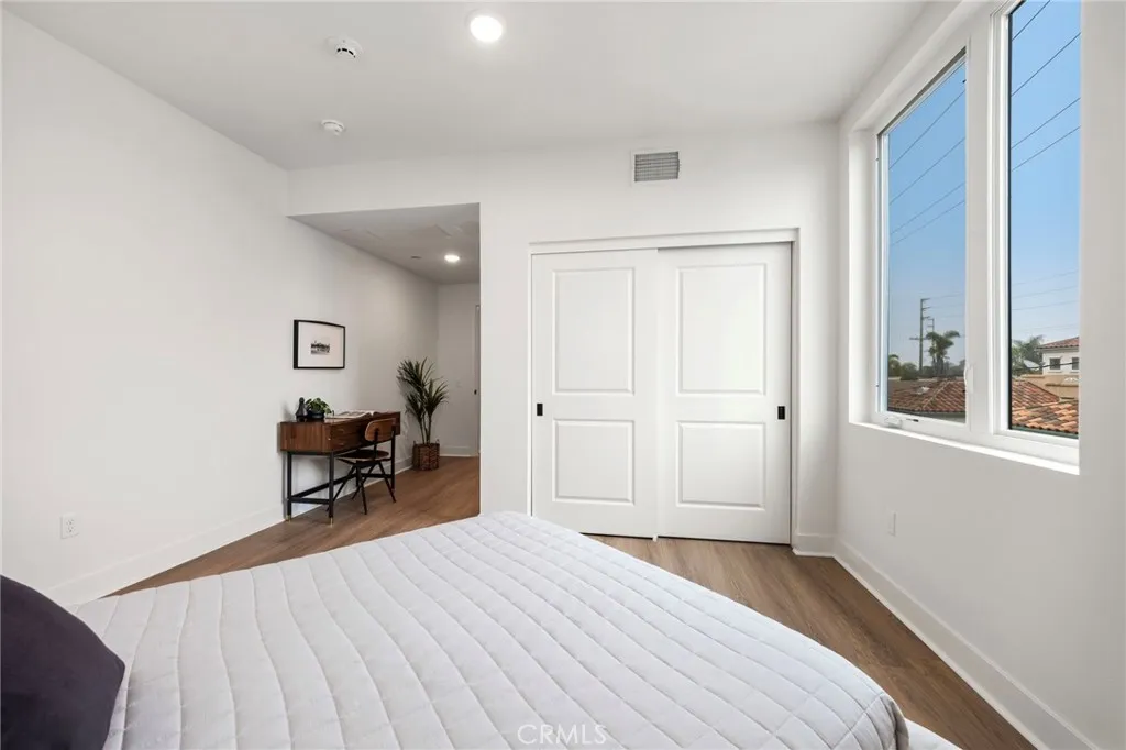 Additional image 95 of 414 Main St Unit 300, Huntington Beach, CA 92648