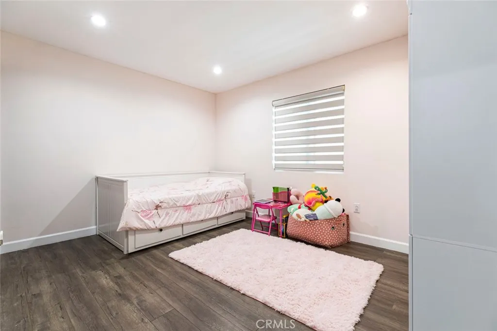 Additional image 30 of 17800 Raymer Street, Sherwood Forest, CA 91325