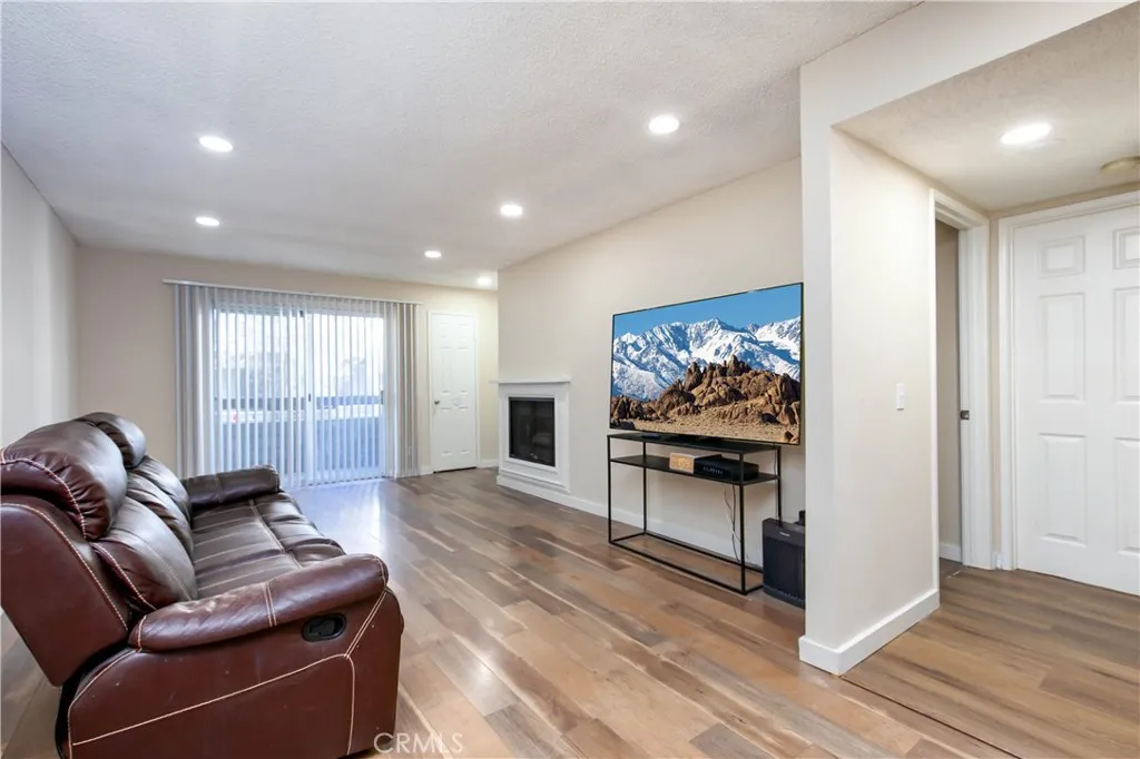 Additional image 21 of 26922 Flo Ln, Canyon Country, CA 91351