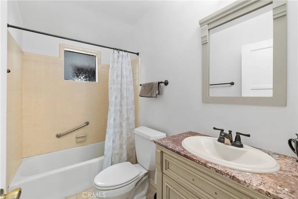 Additional image 37 of 17419 Leadwell, Lake Balboa, CA 91406