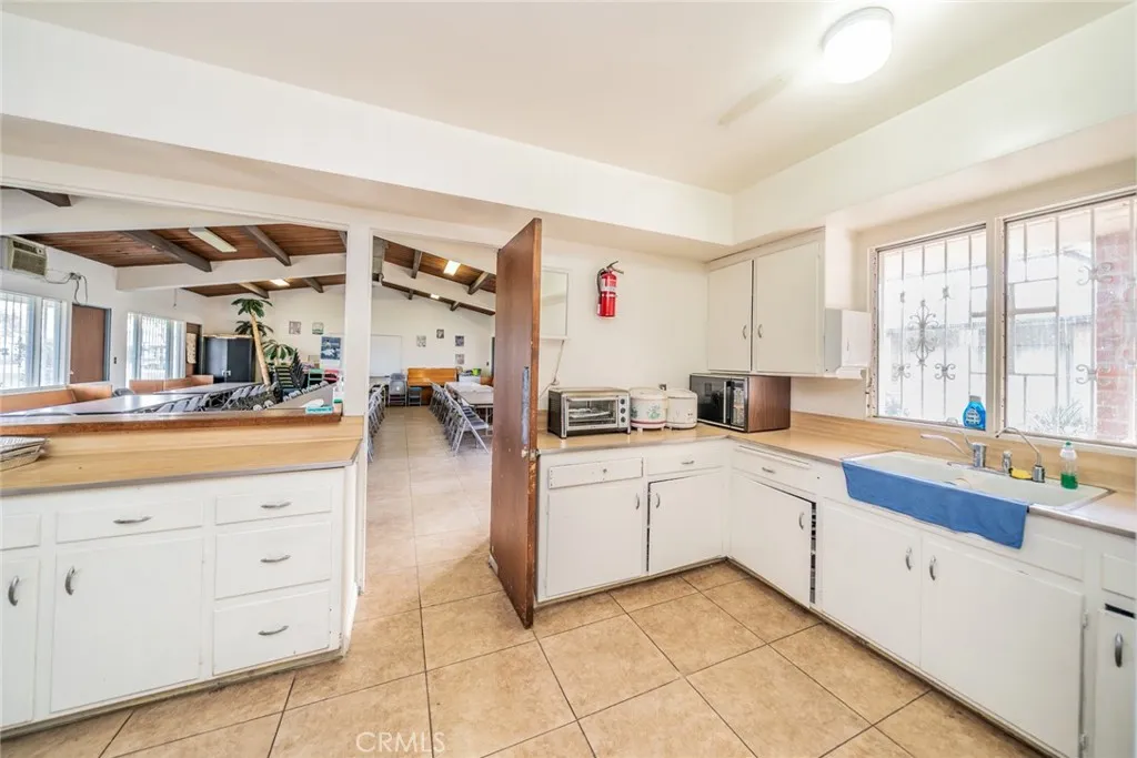 Additional image 82 of 711 W C St, Colton, CA 92324