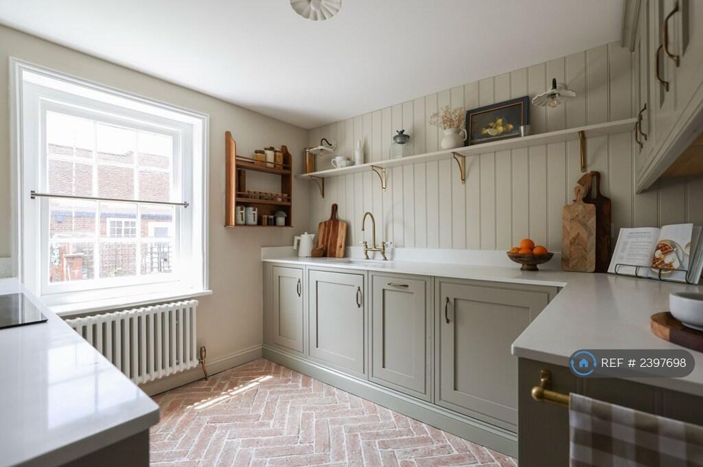 Additional image 9 of High Street, Harpenden, AL5