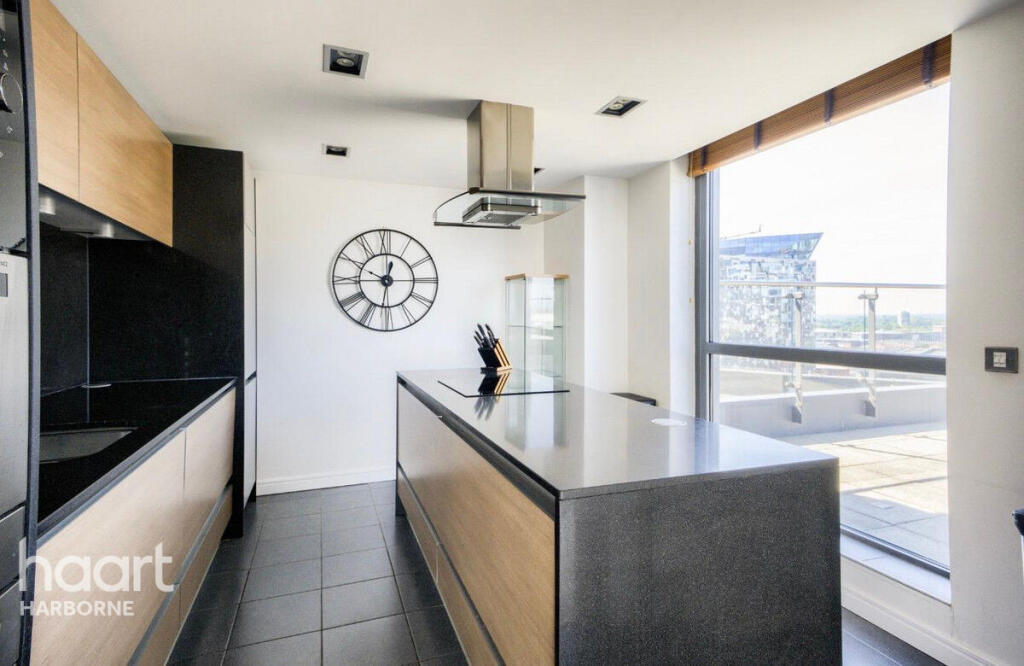 Additional image 12 of Breathtaking City Centre Penthouse