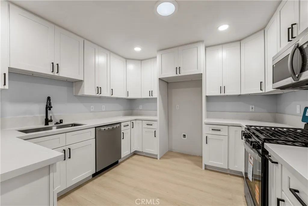 Additional image 12 of 638 N Girard St, Hemet, CA 92544