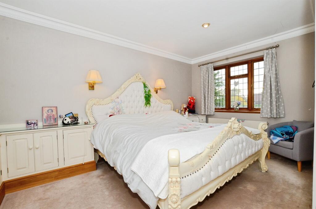 Additional image 10 of West Common Close, Harpenden