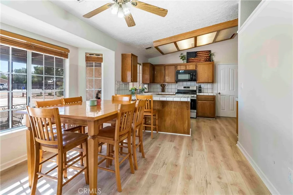 Additional image 51 of 15189 Tonikan, Apple Valley, CA 92307