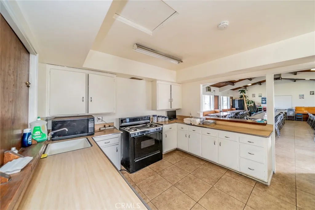 Additional image 81 of 711 W C St, Colton, CA 92324