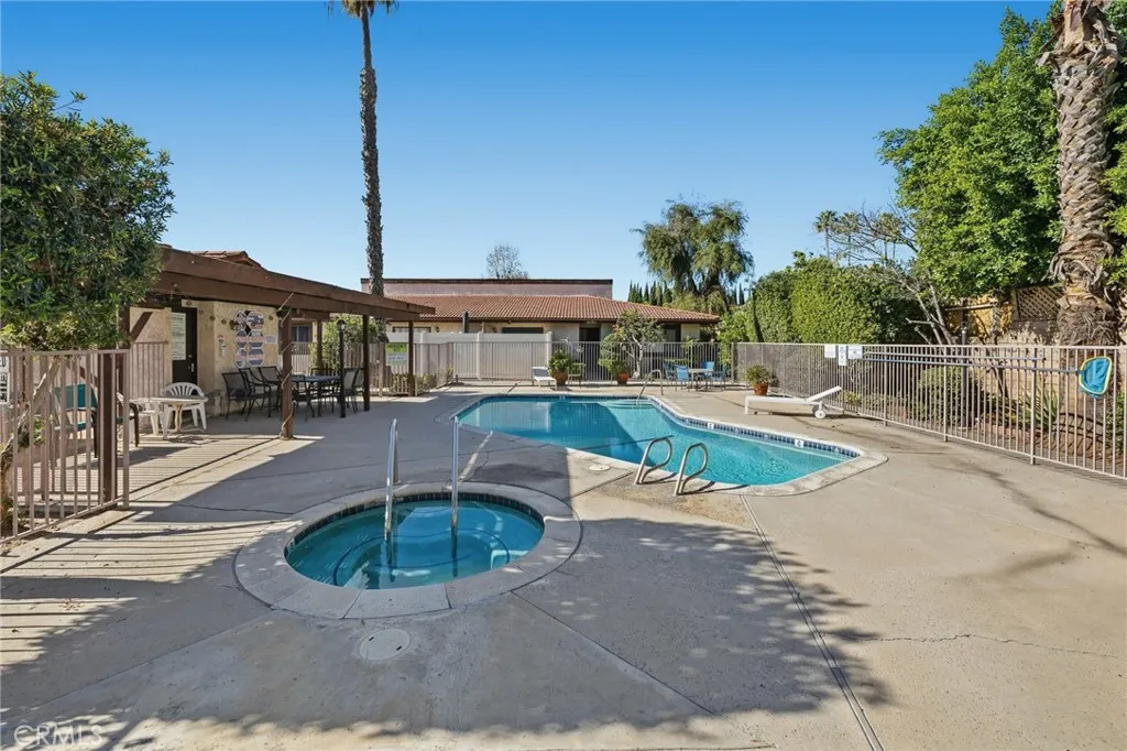 Additional image 70 of 7231 Balboa Boulevard Unit A, Lake Balboa, CA 91406