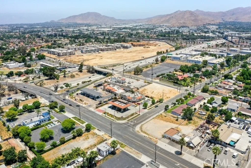 Additional image 8 of 2350 Main St, Riverside, CA 92501