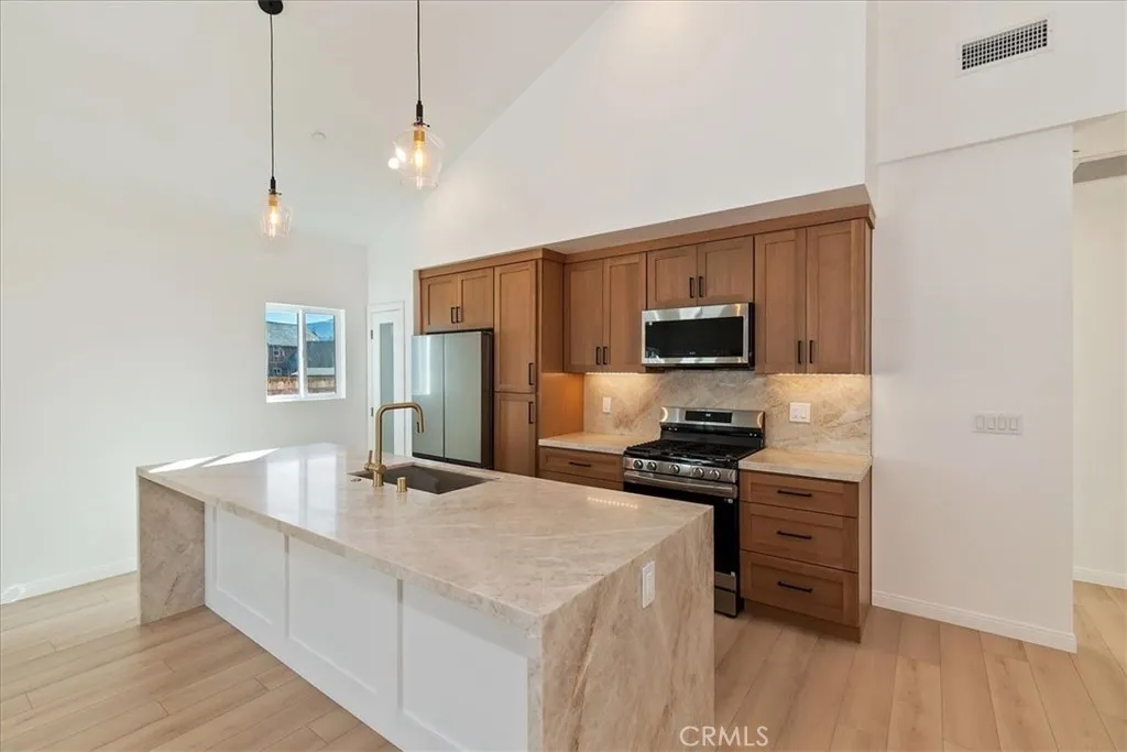 Additional image 15 of 304 San Anselmo, Big Bear City, CA 92314