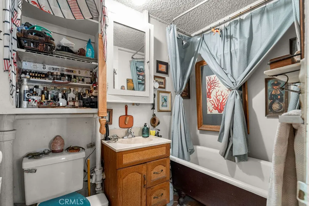 Additional image 24 of 2200 W Burbank Boulevard, Burbank, CA 91506