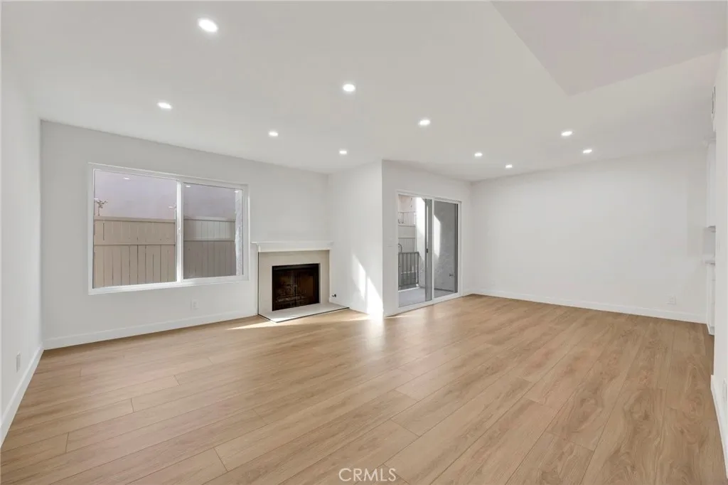 Additional image 35 of 17303 Chatsworth Street Unit 4, Granada Hills, CA 91344